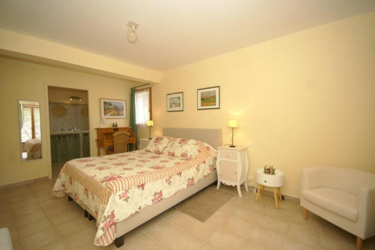 Les Cerises Saint-Saturnin-d'Apt Exterior foto