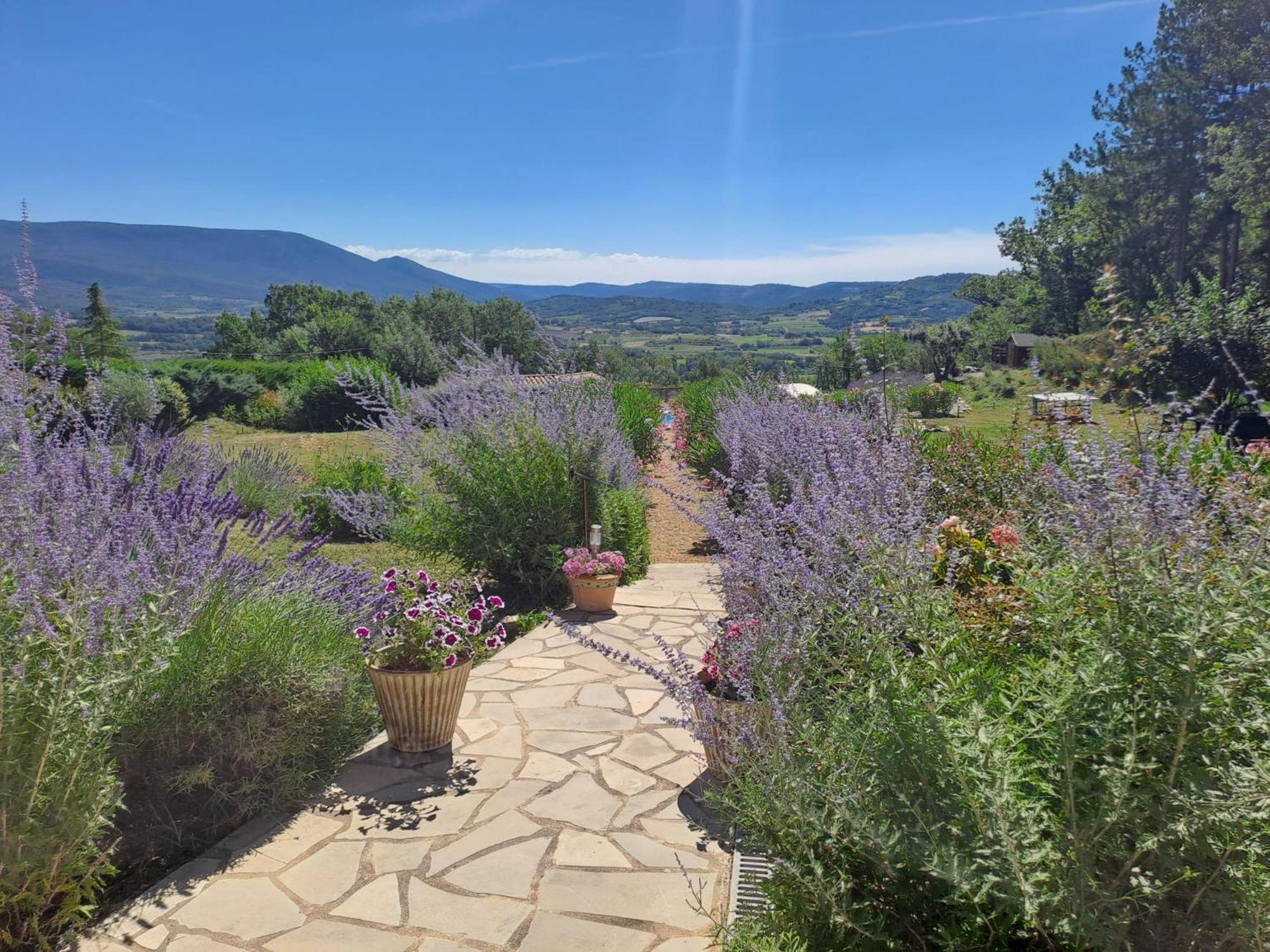 Les Cerises Saint-Saturnin-d'Apt Exterior foto